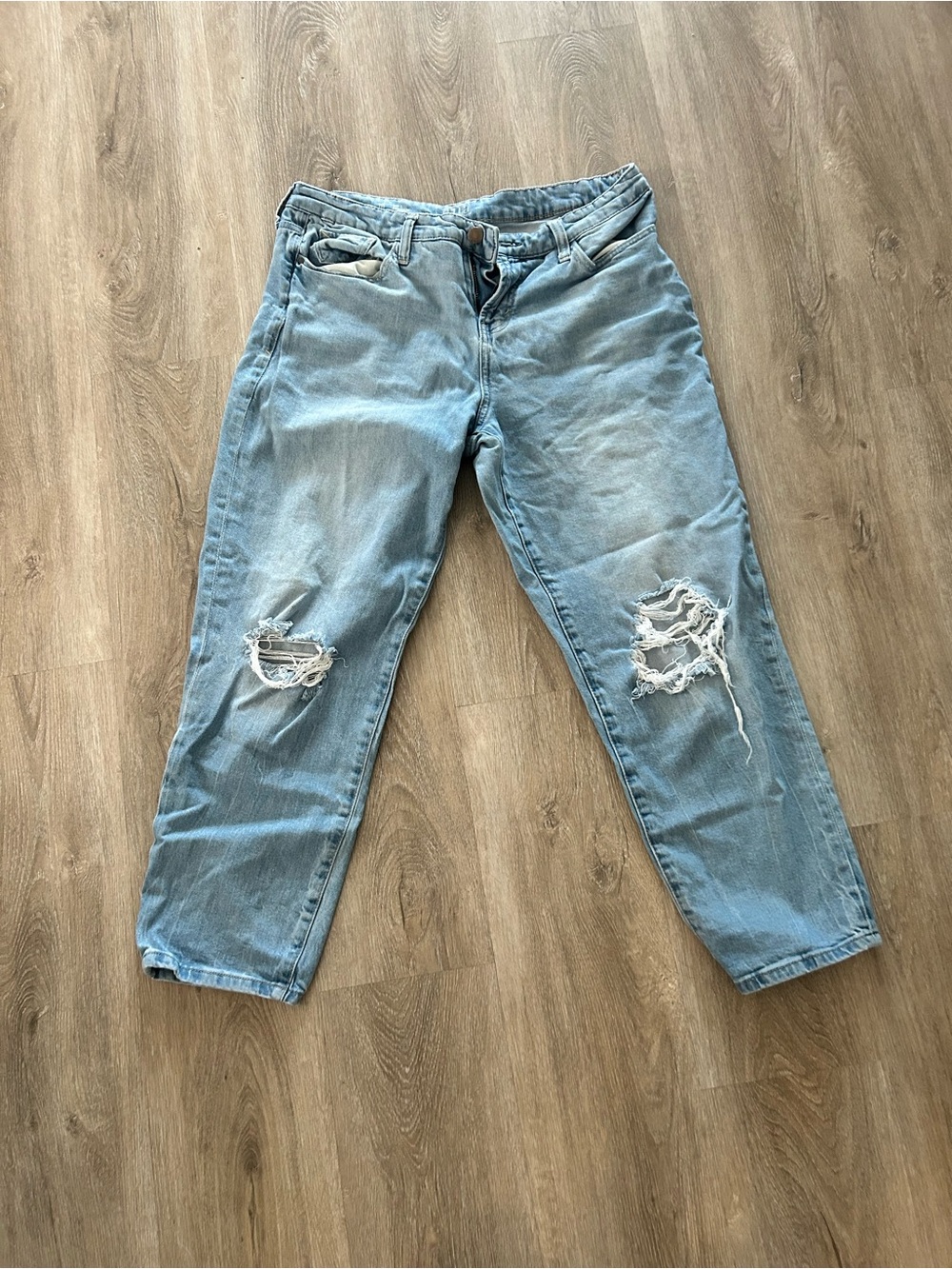 A.n.a. Light Blue Distressed Boyfriend cropped Jeans